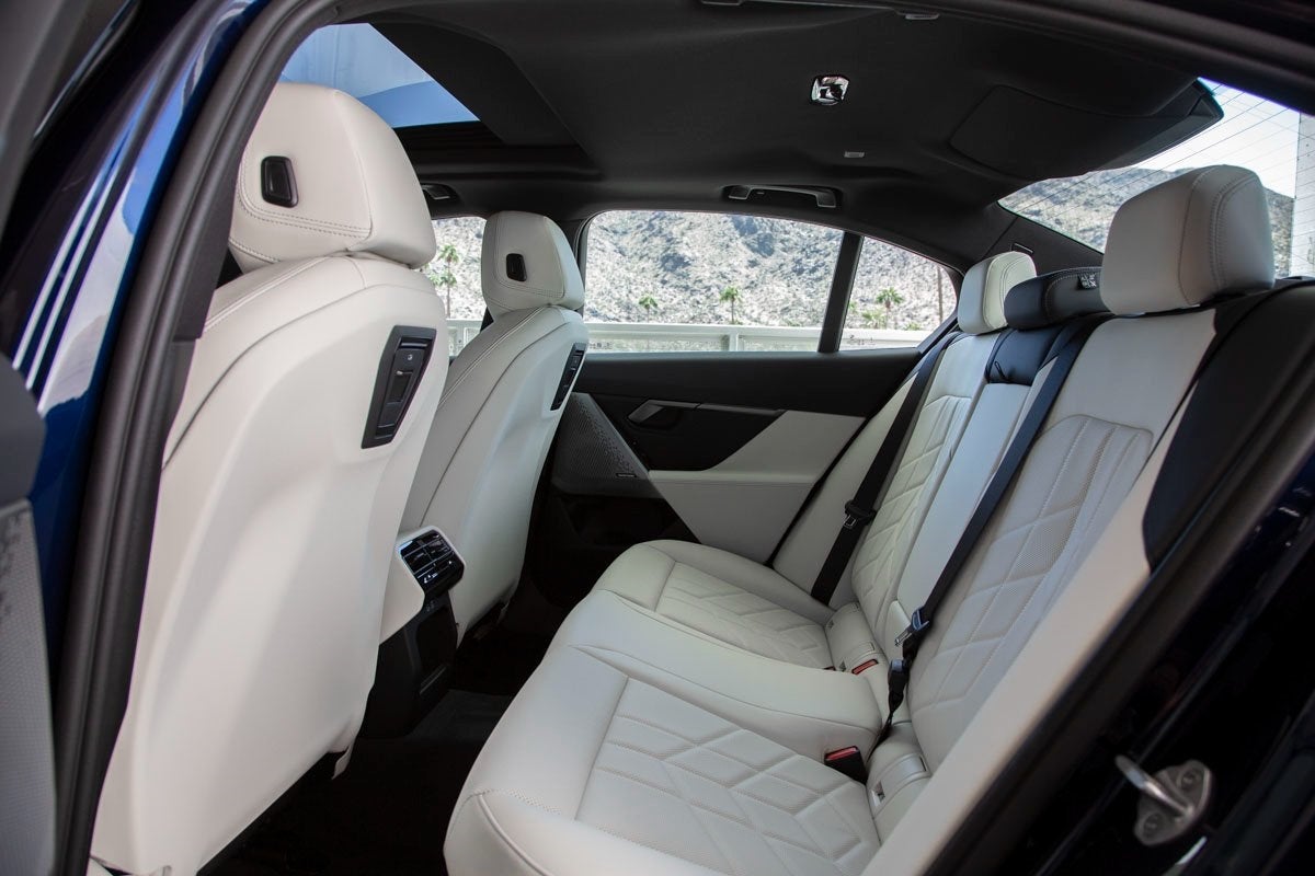 2026 BMW i5 eDrive40