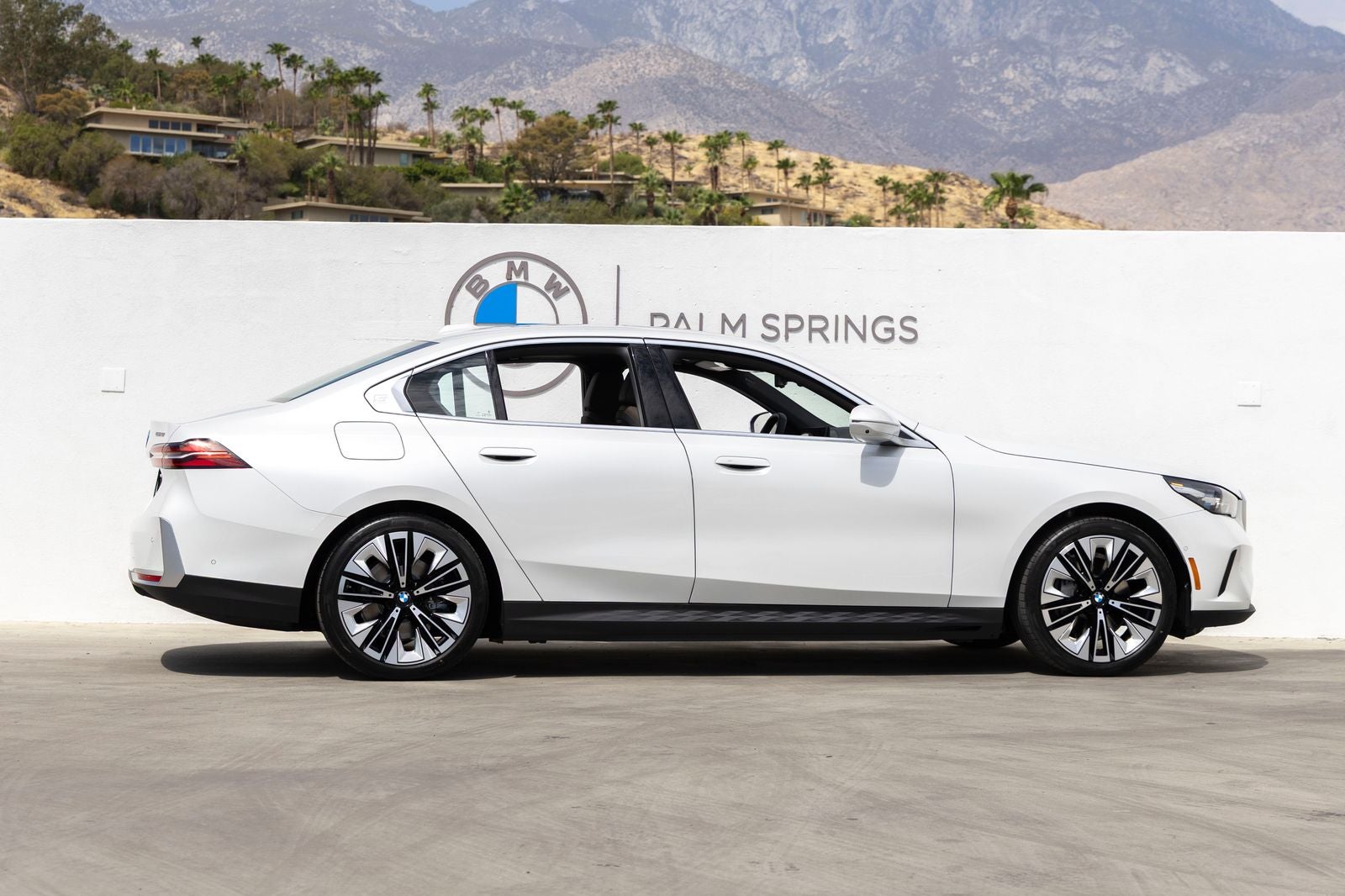 2027 BMW i5 eDrive40