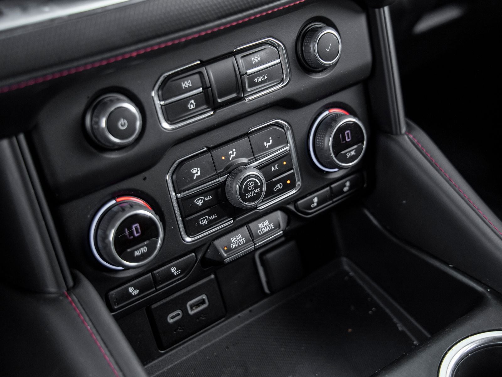 2023 Chevrolet Suburban RST