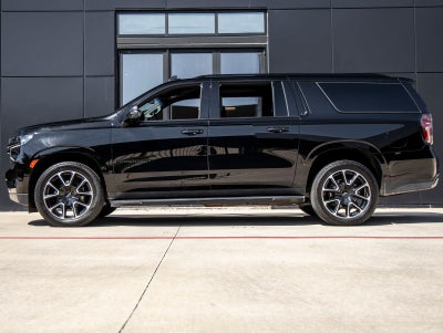 2023 Chevrolet Suburban RST