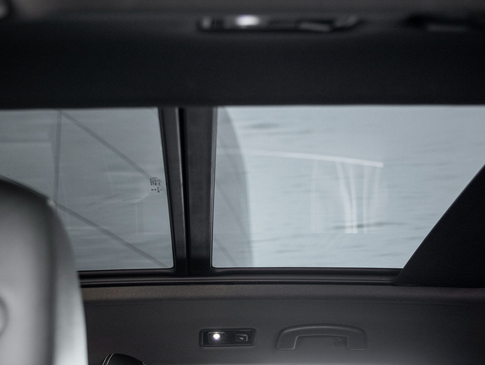 2021 Volkswagen Atlas Cross Sport 3.6L V6 SE w/Technology R-Line