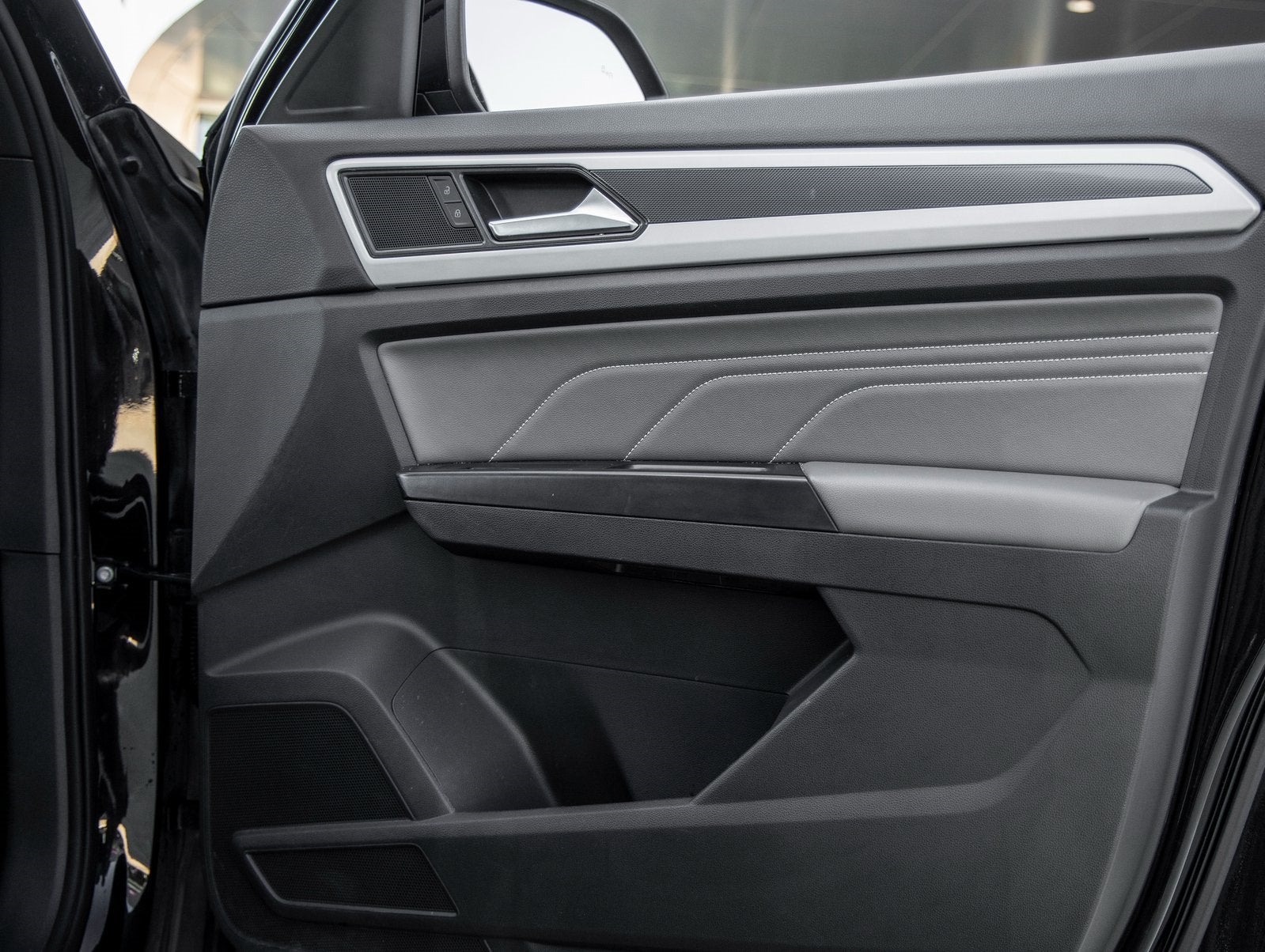 2021 Volkswagen Atlas Cross Sport 3.6L V6 SE w/Technology R-Line