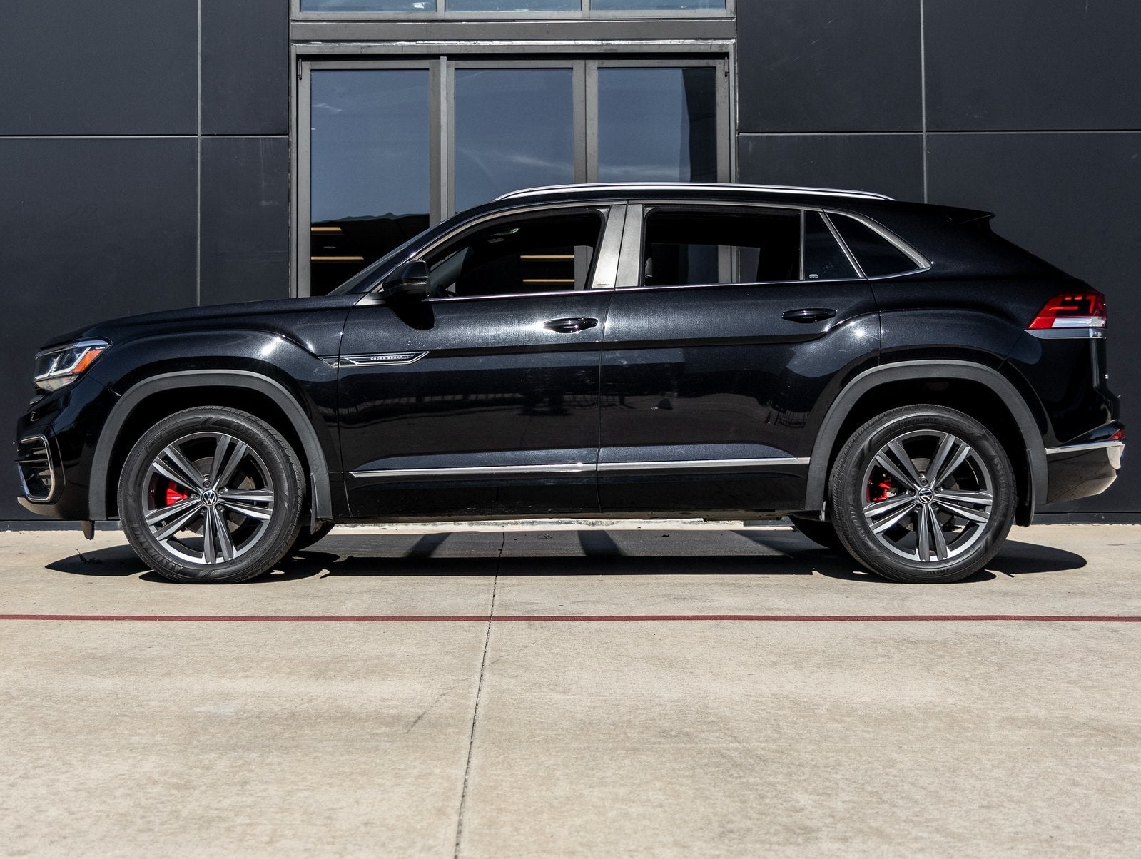 2021 Volkswagen Atlas Cross Sport 3.6L V6 SE w/Technology R-Line