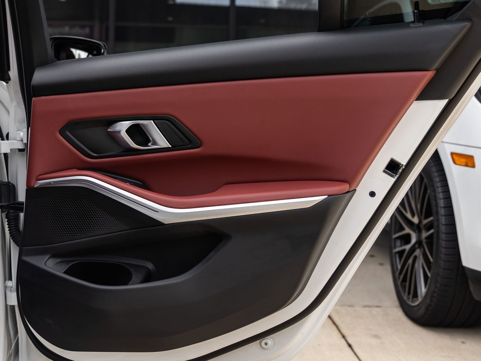2025 BMW 3 Series 330i
