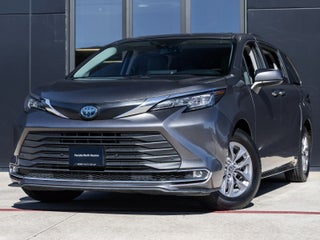 2023 Toyota Sienna XLE