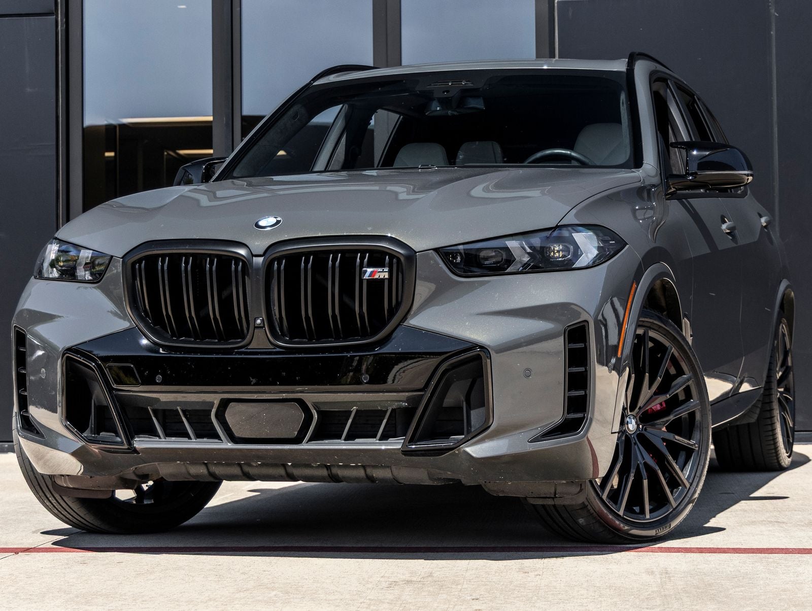 2025 BMW X5 M60i