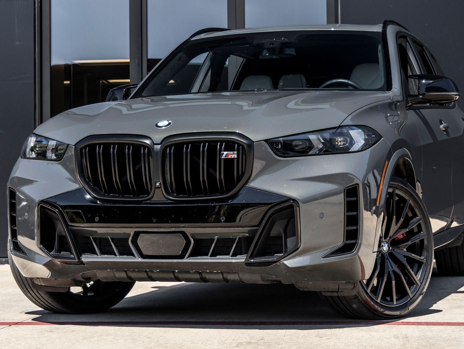 2025 BMW X5 M60i