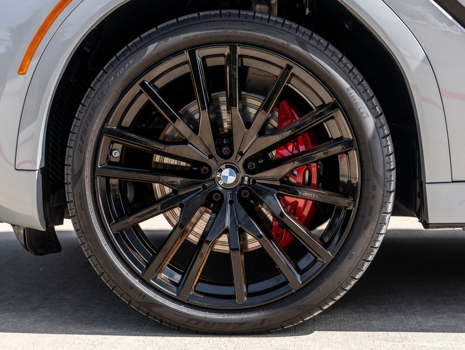 2025 BMW X6 xDrive40i