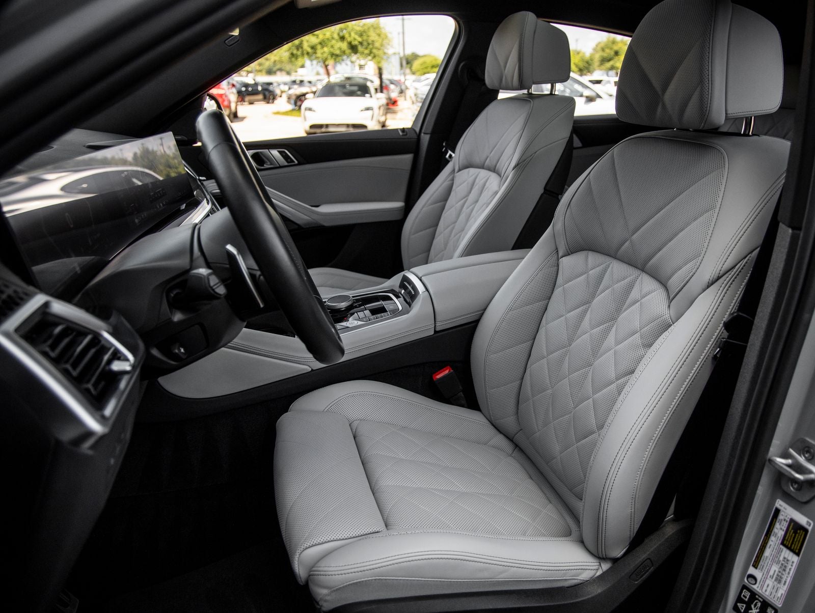 2025 BMW X6 xDrive40i