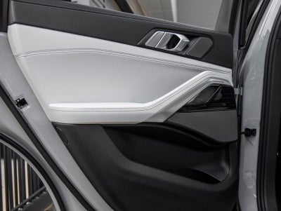 2025 BMW X6 xDrive40i