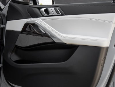 2025 BMW X6 xDrive40i