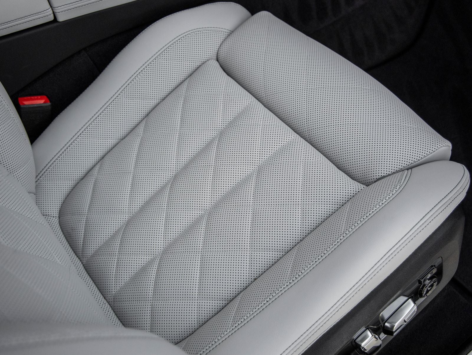 2025 BMW X6 xDrive40i
