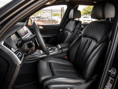 2020 BMW X7 M50i