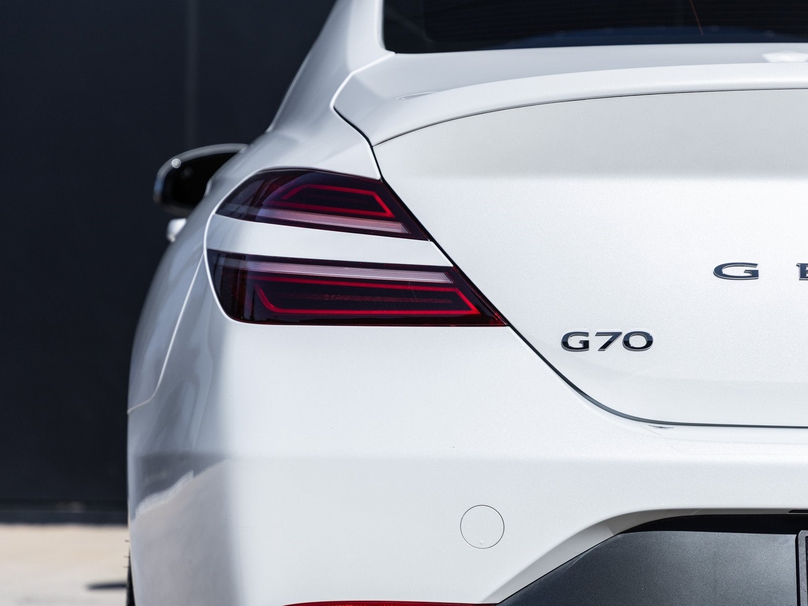 2023 Genesis G70 2.0T