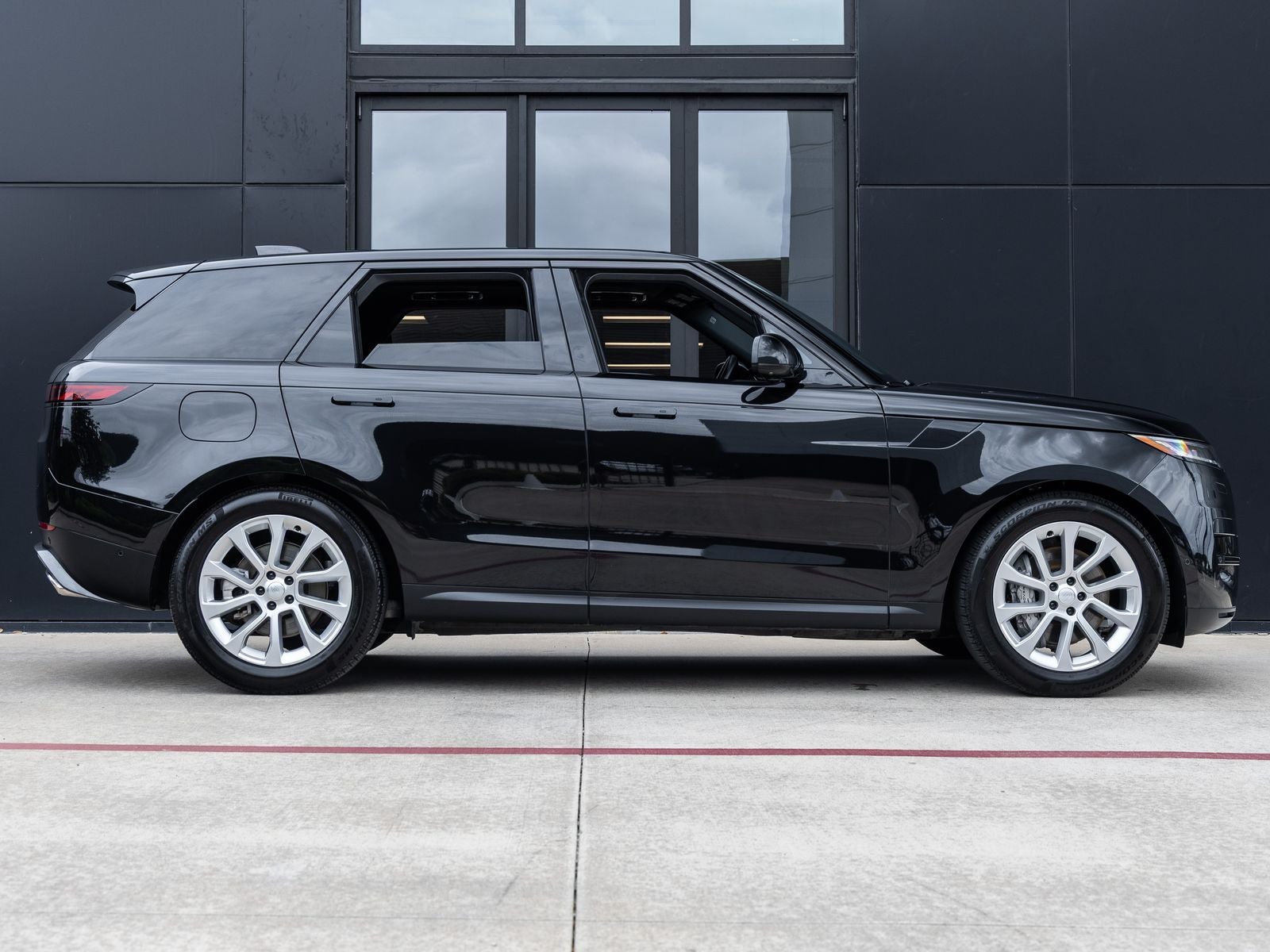 2025 Land Rover Range Rover Sport SE