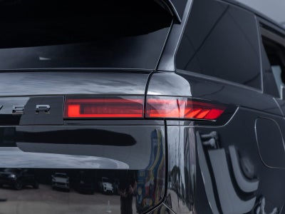 2025 Land Rover Range Rover Sport SE