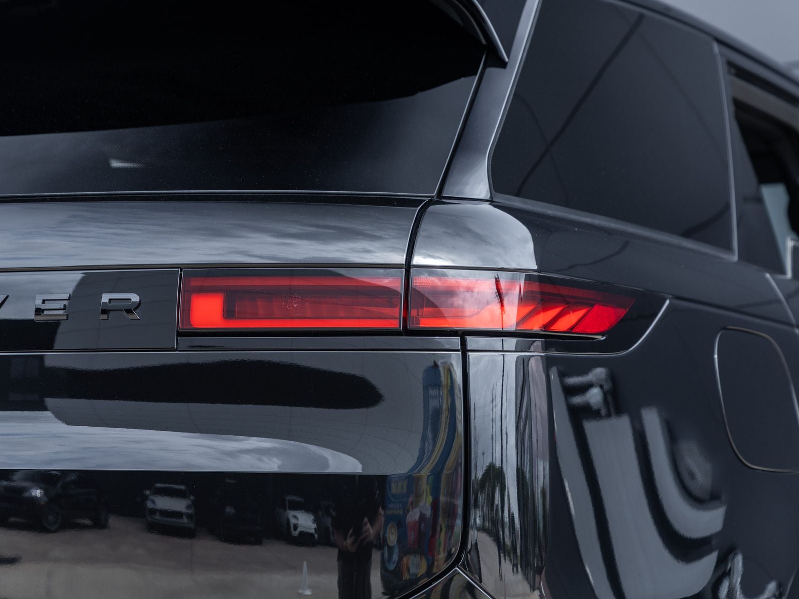 2025 Land Rover Range Rover Sport SE