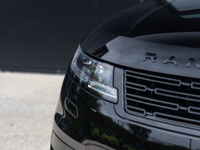 2025 Land Rover Range Rover Sport SE