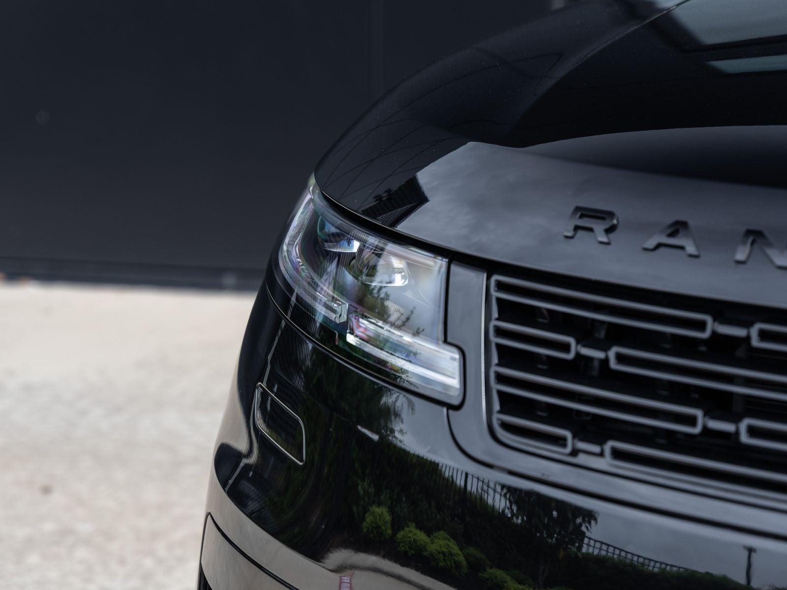 2025 Land Rover Range Rover Sport SE