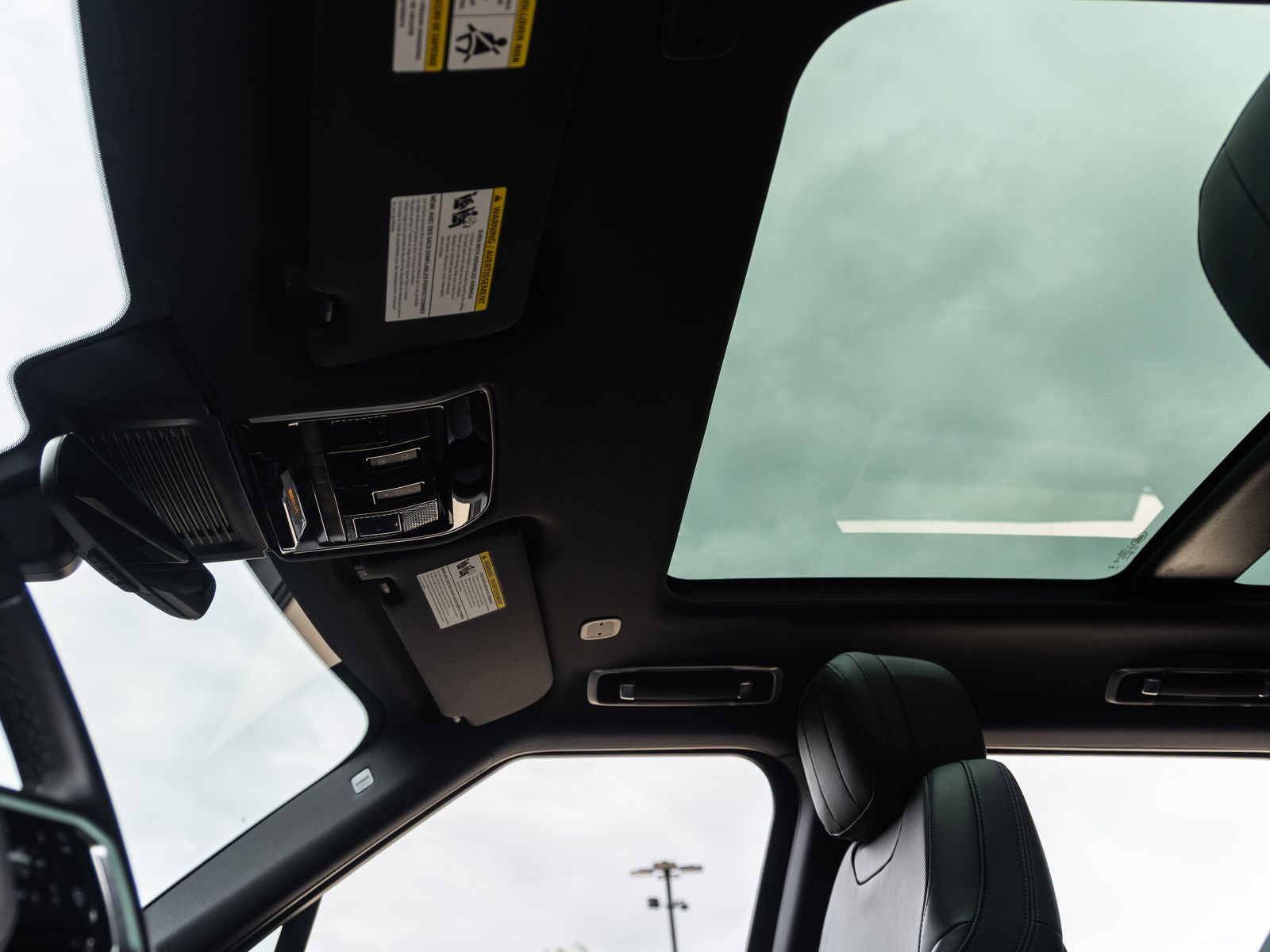 2025 Land Rover Range Rover Sport SE