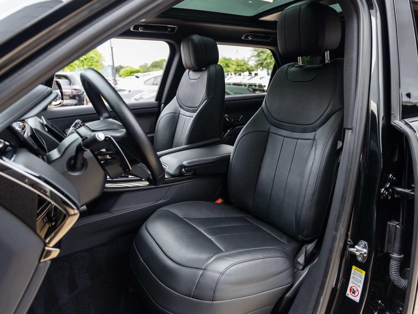 2025 Land Rover Range Rover Sport SE