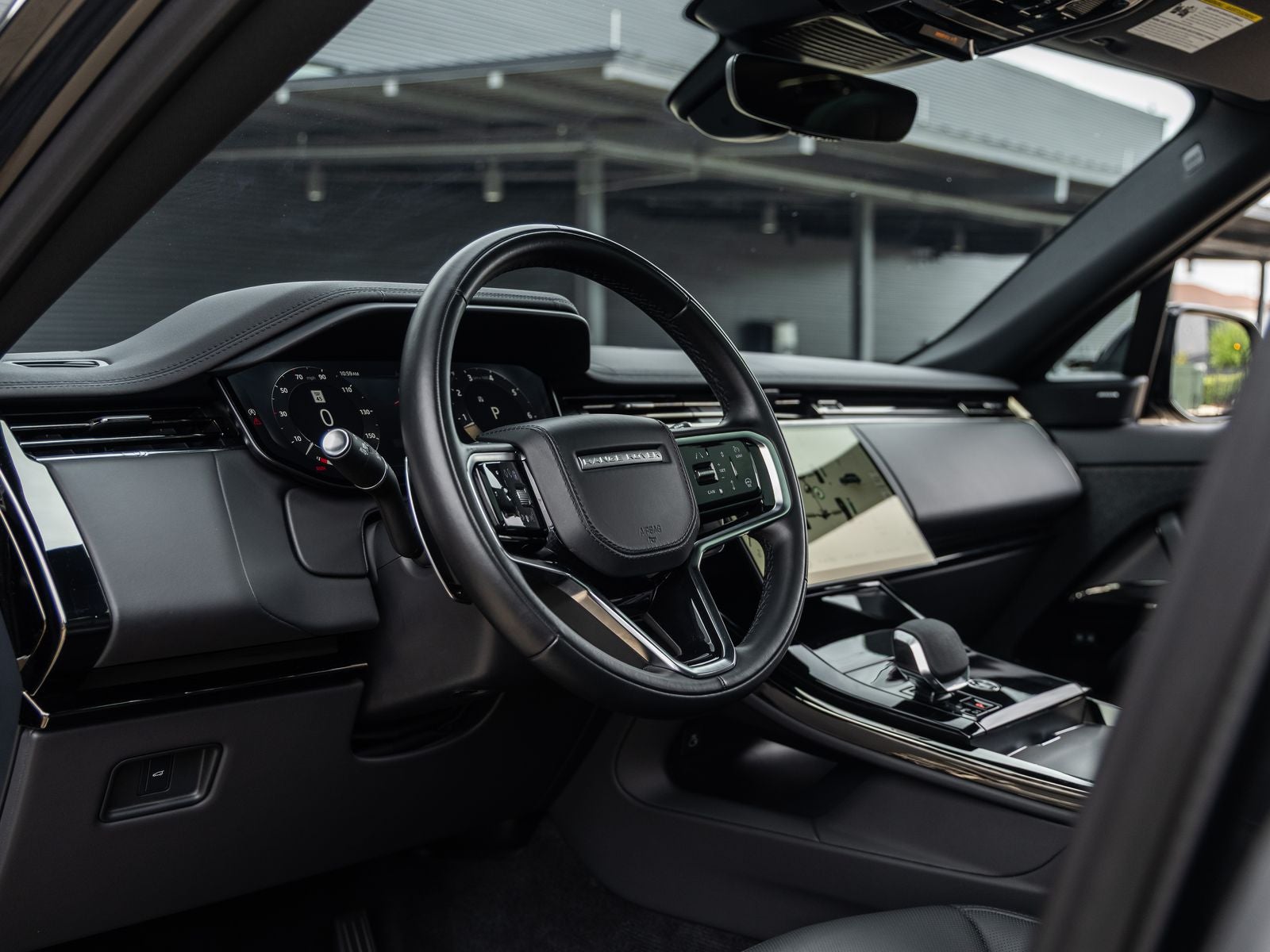 2025 Land Rover Range Rover Sport SE