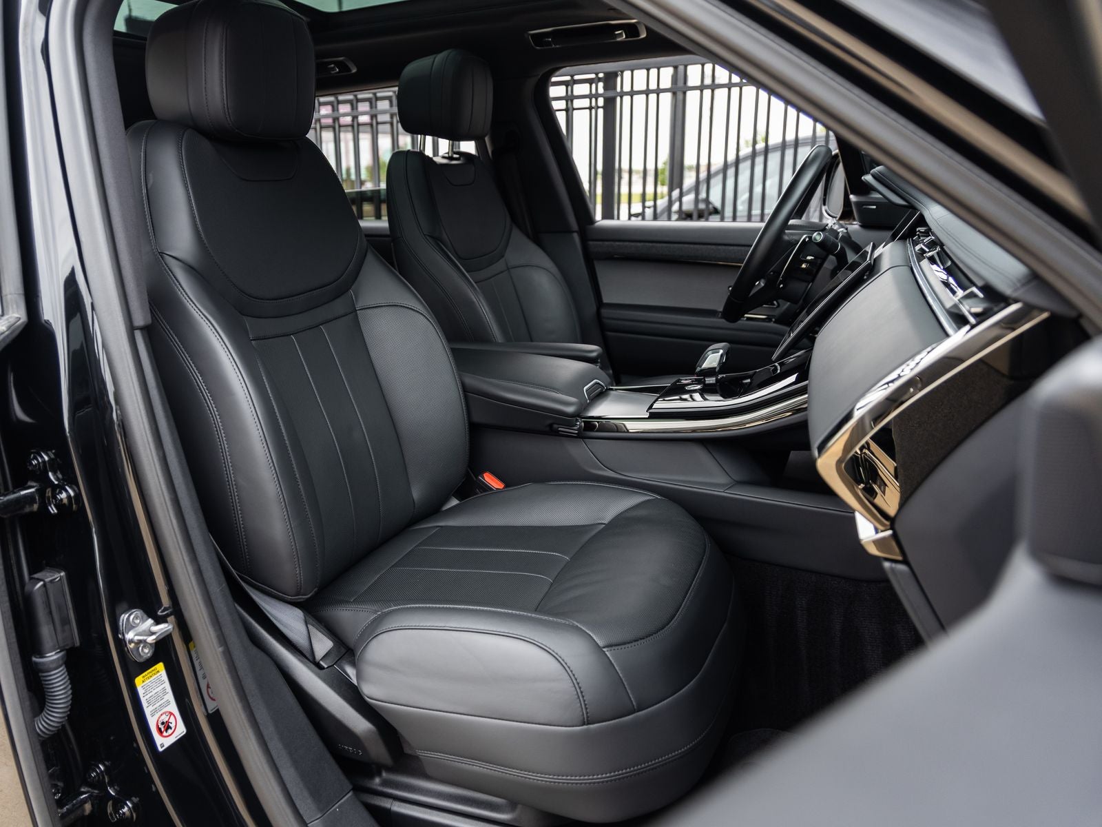 2025 Land Rover Range Rover Sport SE