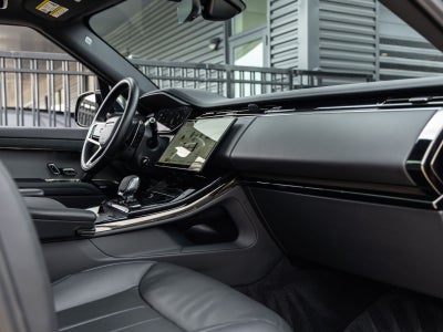 2025 Land Rover Range Rover Sport SE