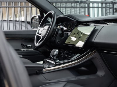 2025 Land Rover Range Rover Sport SE