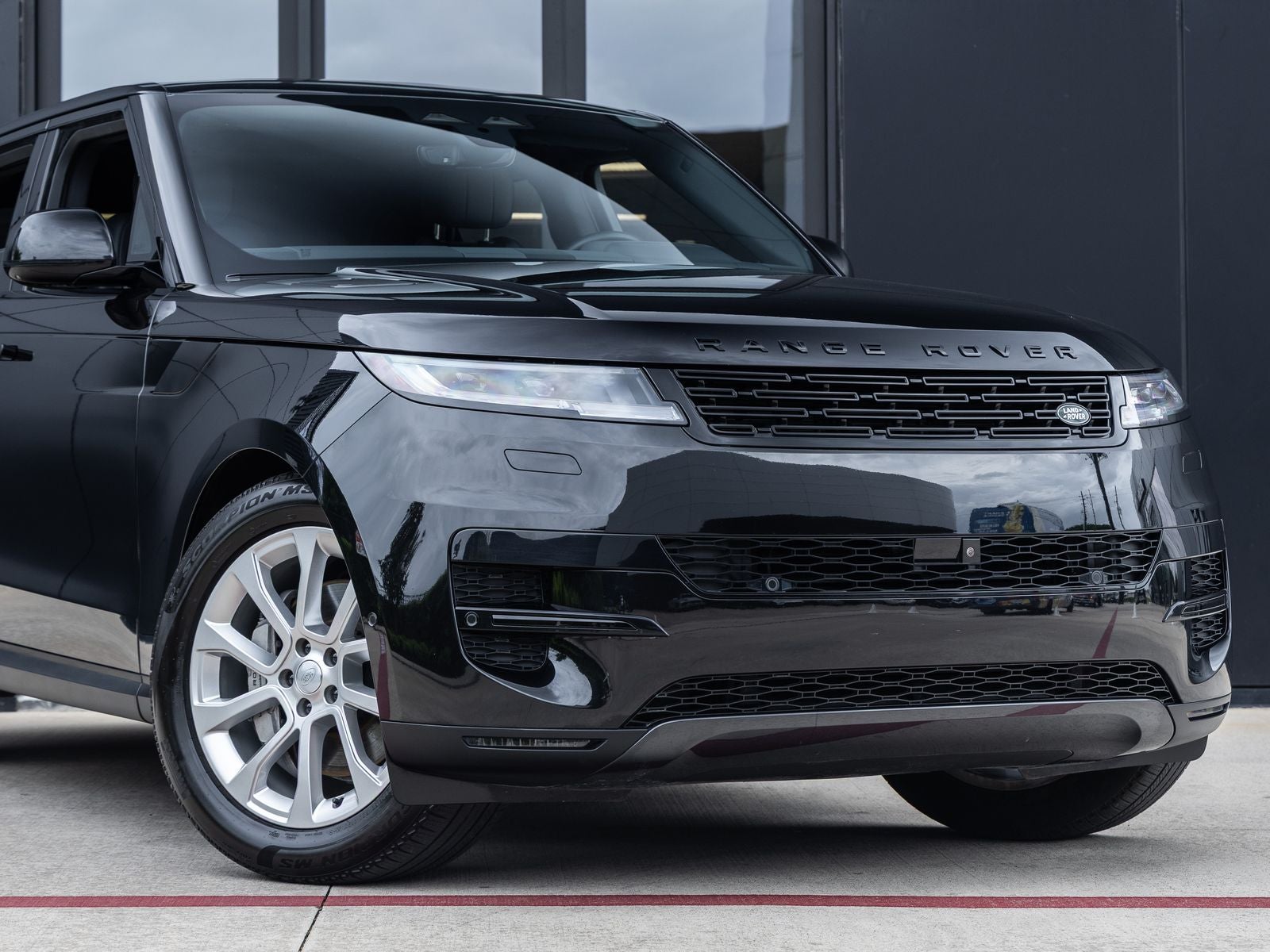 2025 Land Rover Range Rover Sport SE