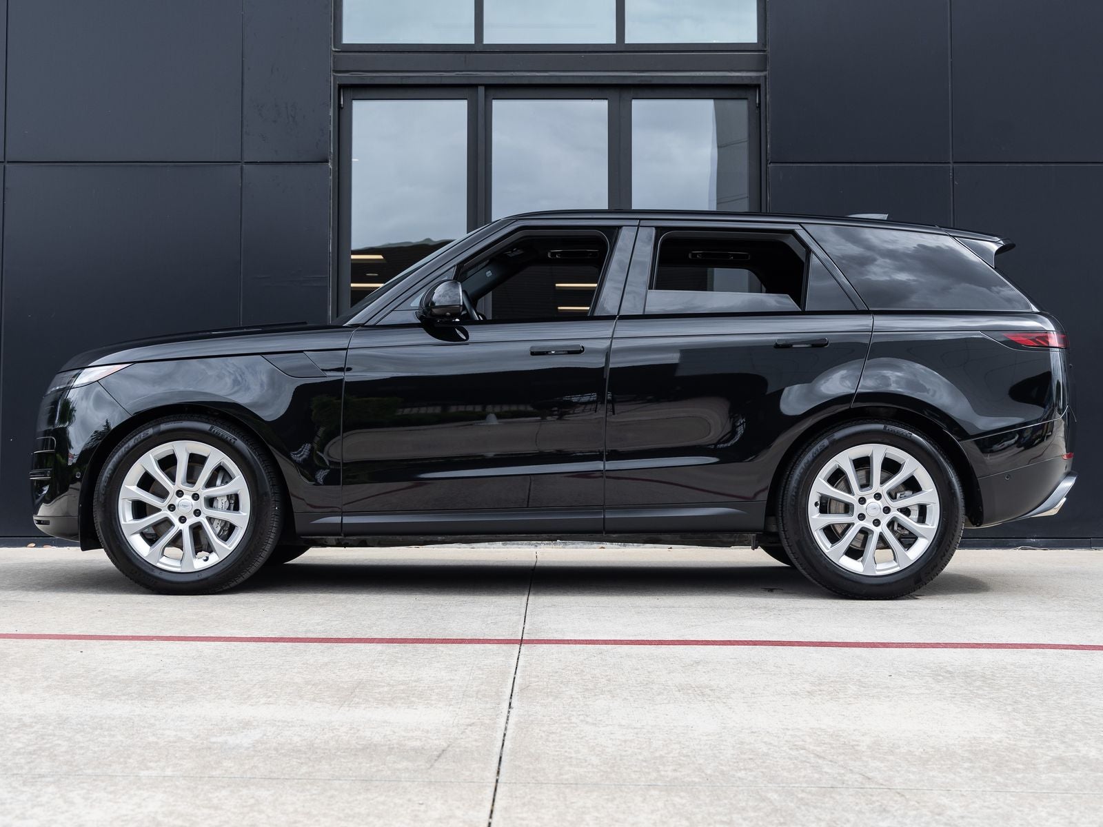 2025 Land Rover Range Rover Sport SE