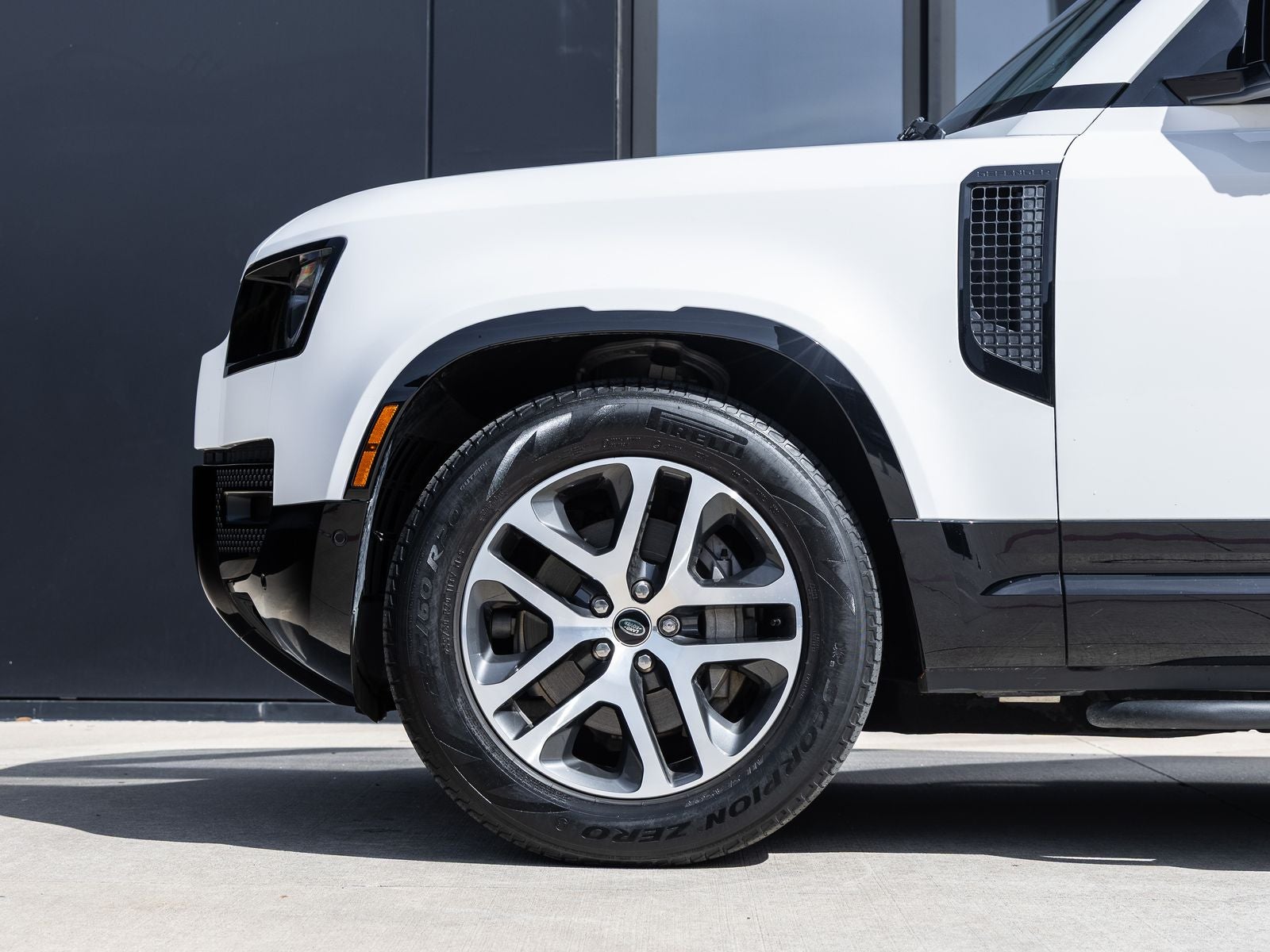 2023 Land Rover Defender 110 X-Dynamic SE