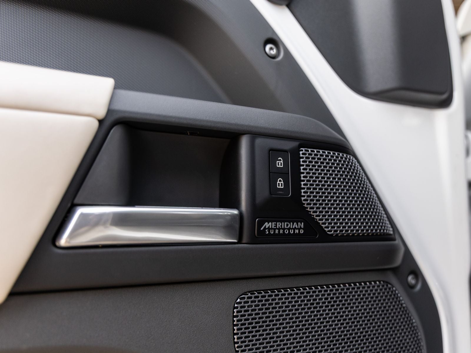 2023 Land Rover Defender 110 X-Dynamic SE