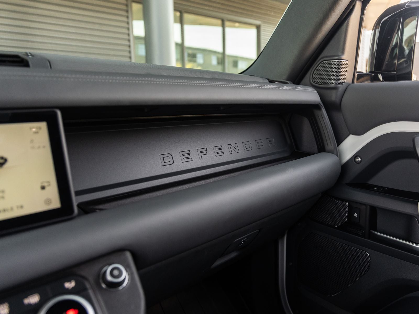 2023 Land Rover Defender 110 X-Dynamic SE