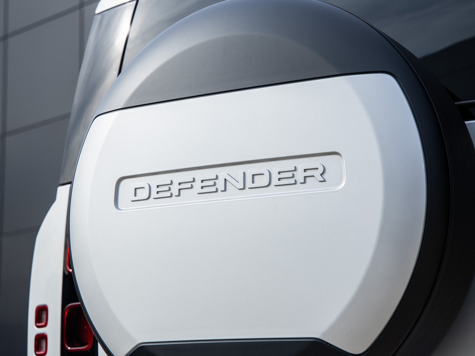 2024 Land Rover Defender 110 SE