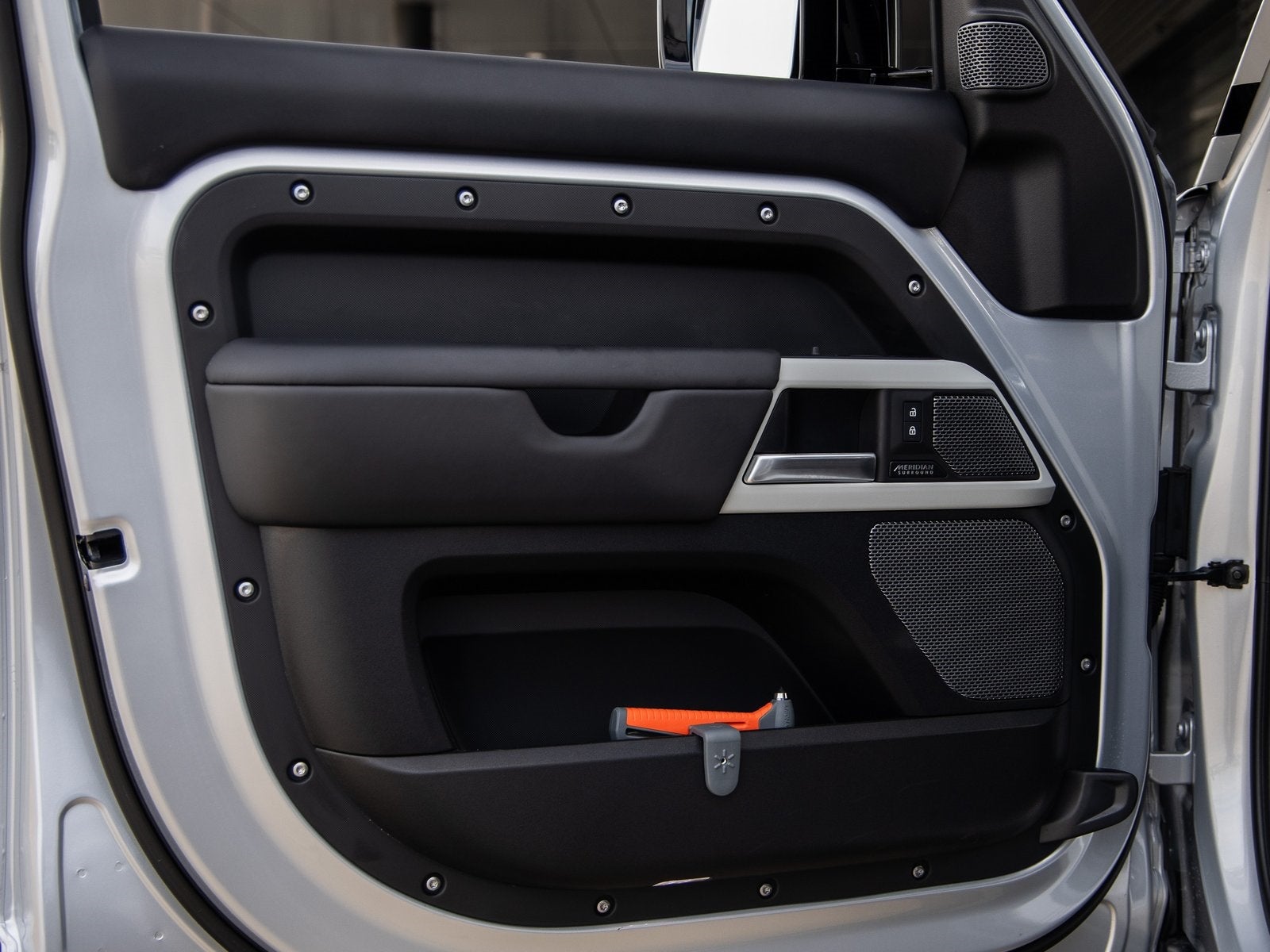 2024 Land Rover Defender 110 SE