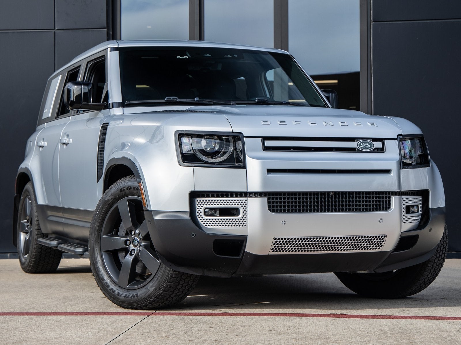 2024 Land Rover Defender 110 SE