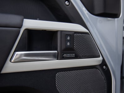 2024 Land Rover Defender 110 SE