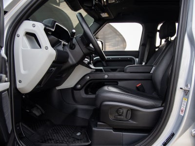 2024 Land Rover Defender 110 SE