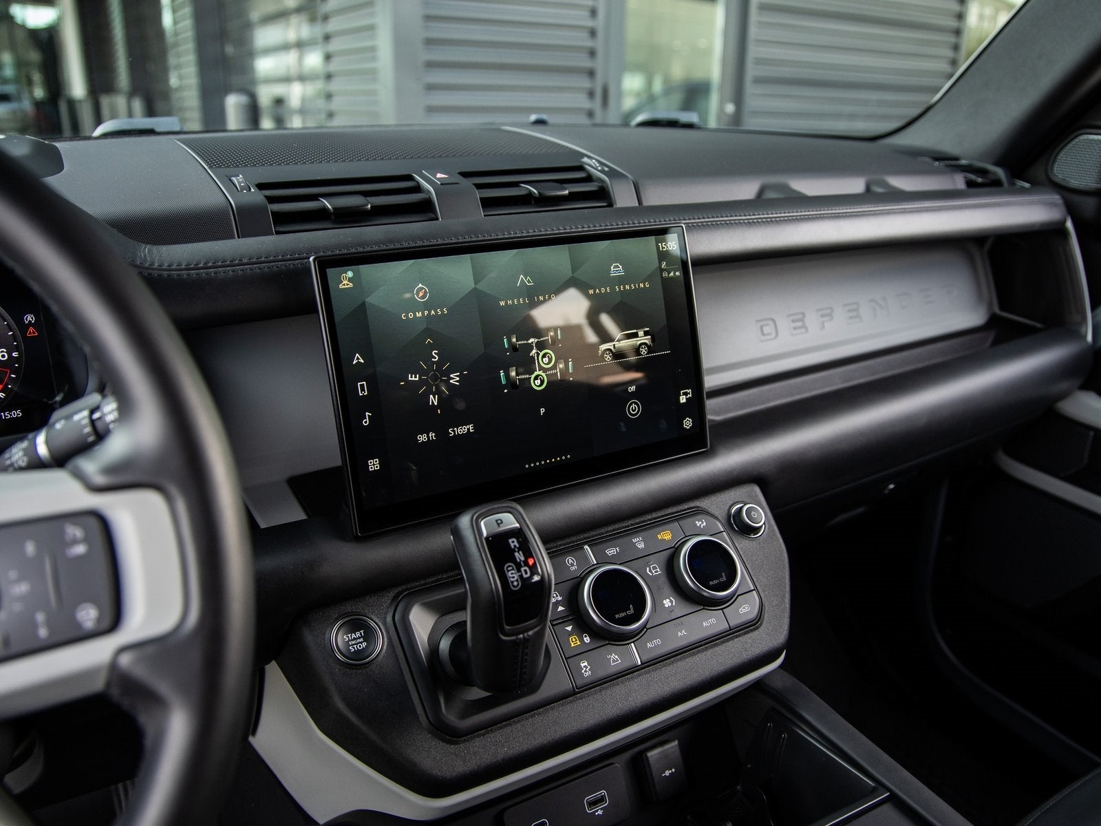 2024 Land Rover Defender 110 SE