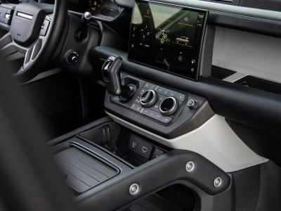 2024 Land Rover Defender 110 SE