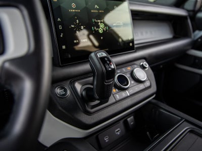 2024 Land Rover Defender 110 SE