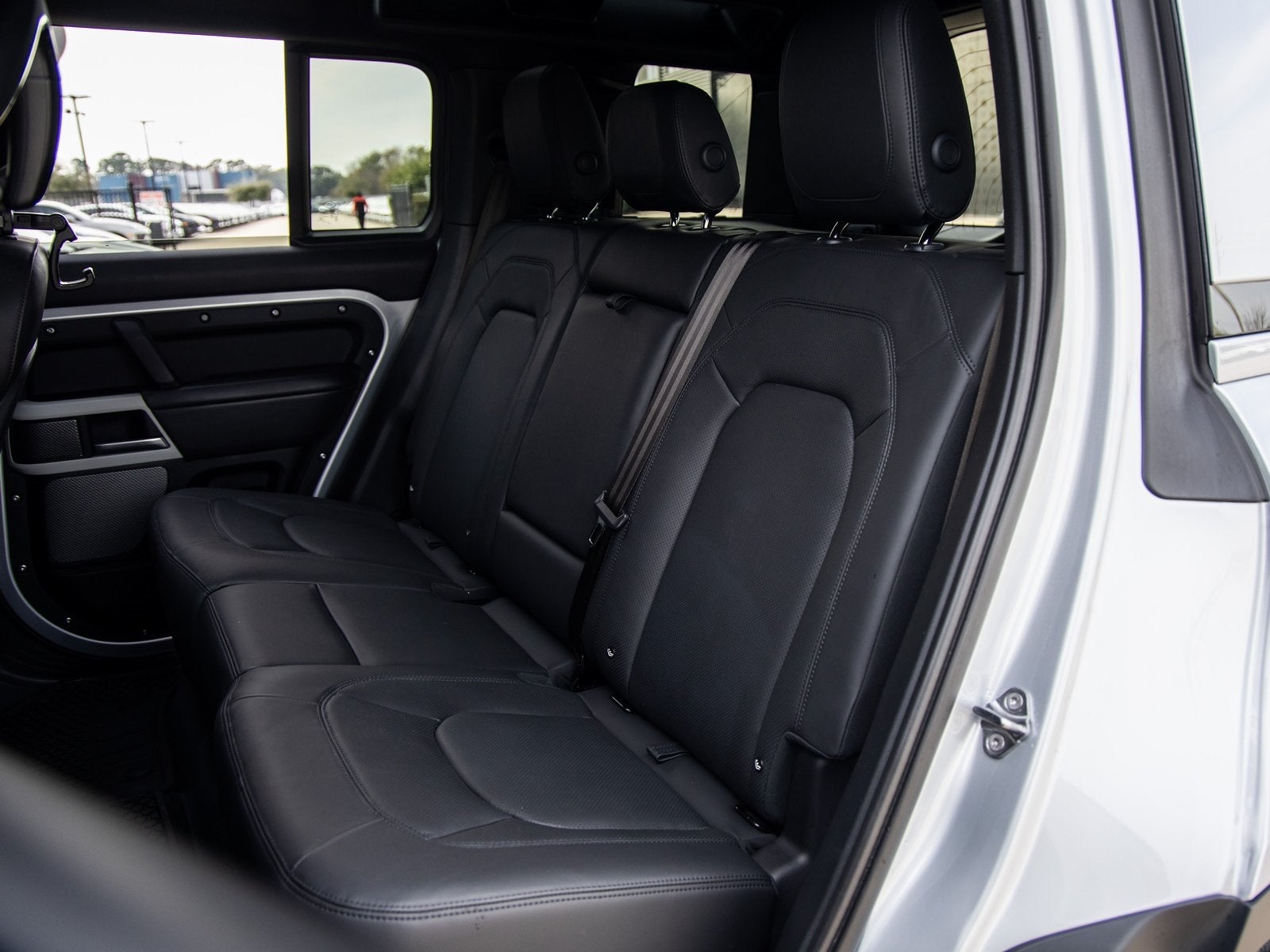 2024 Land Rover Defender 110 SE