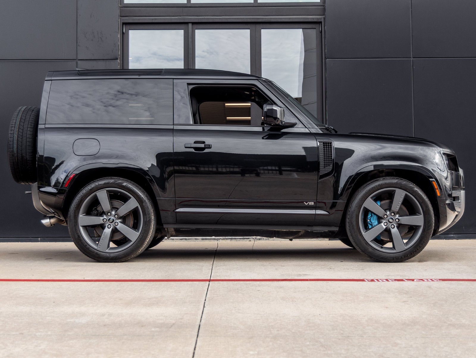 2022 Land Rover Defender 90 V8