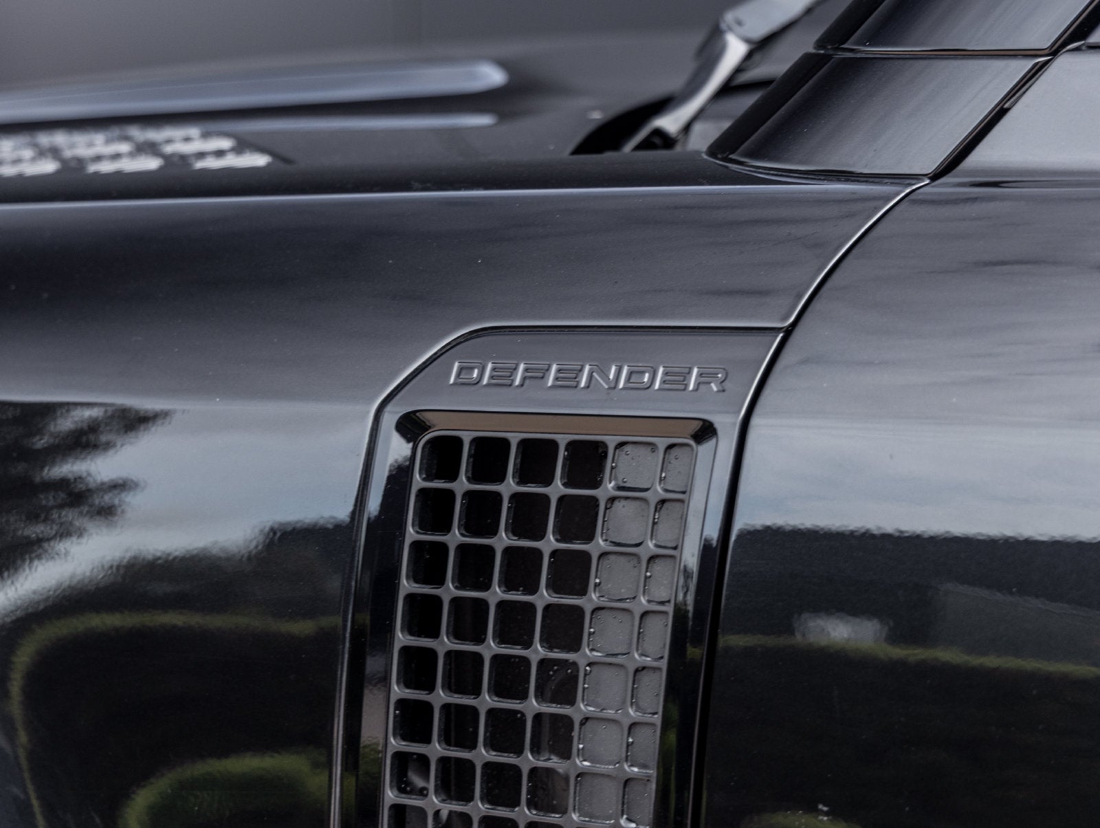 2022 Land Rover Defender 90 V8