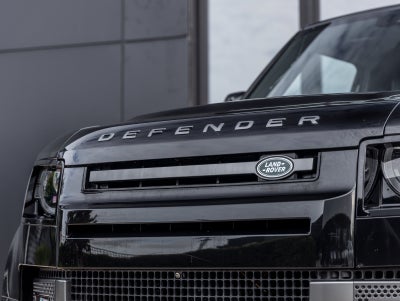2022 Land Rover Defender 90 V8