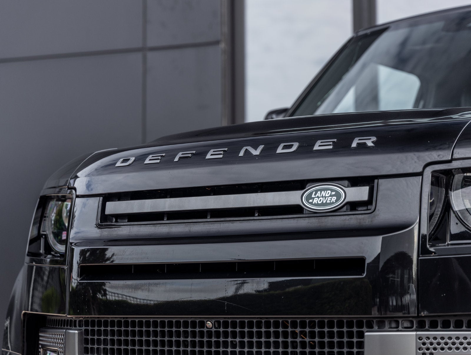 2022 Land Rover Defender 90 V8