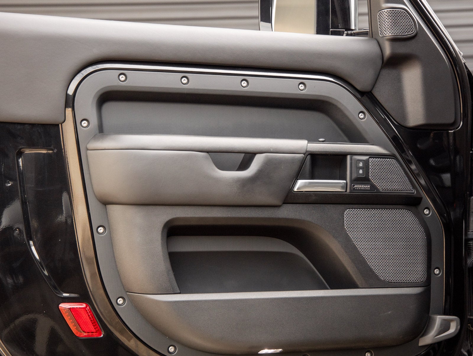 2022 Land Rover Defender 90 V8