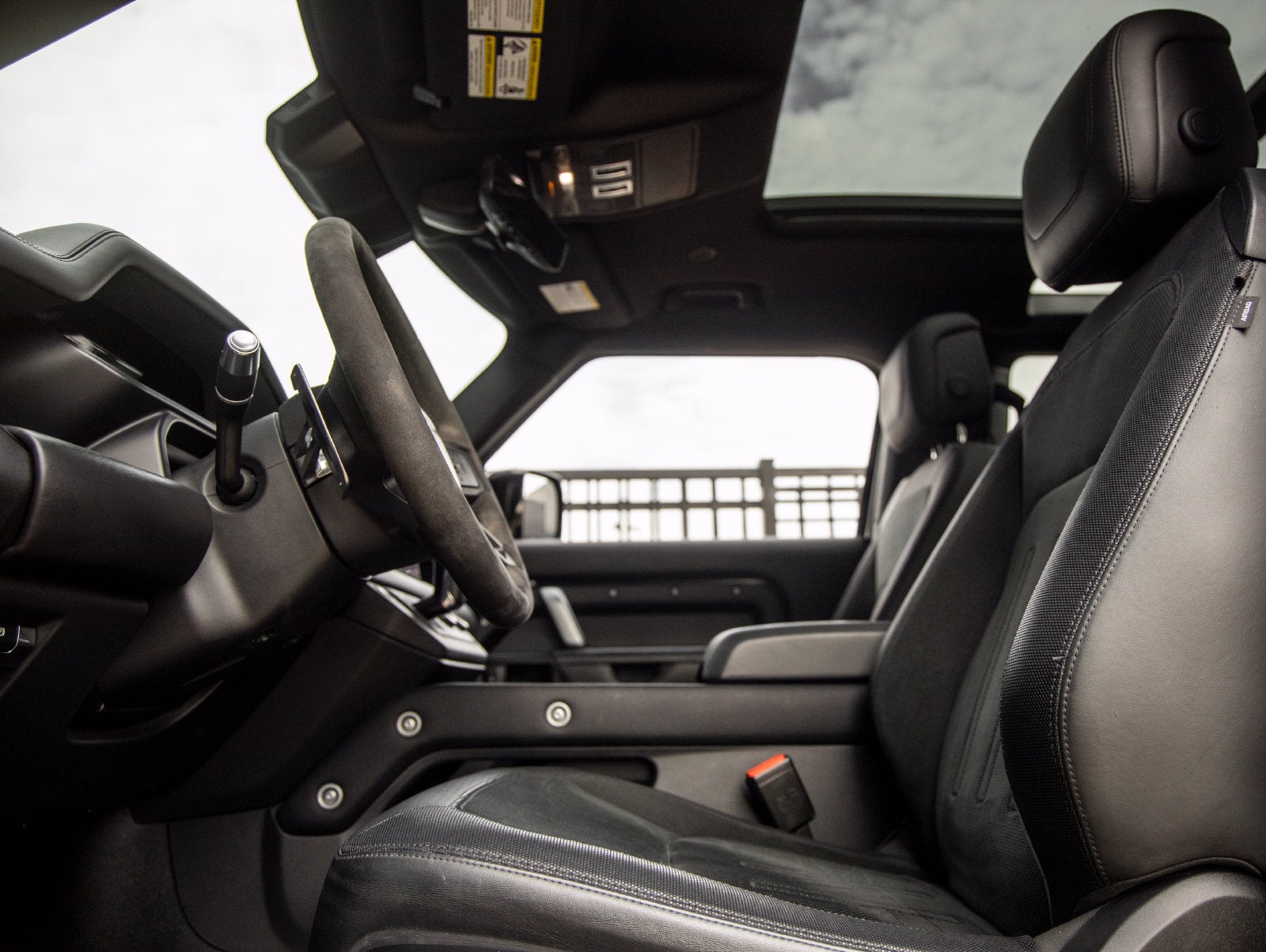 2022 Land Rover Defender 90 V8