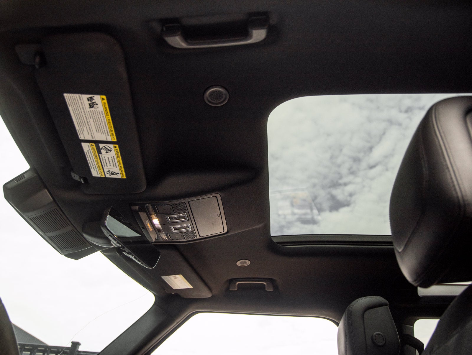 2022 Land Rover Defender 90 V8
